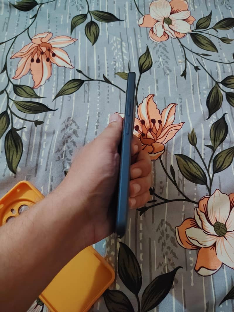 Realme 13 Plus 2