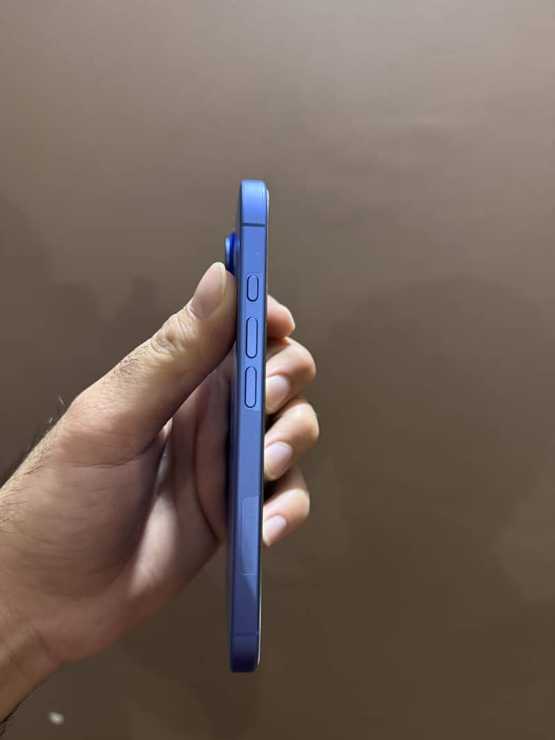Apple iPhone 16 1