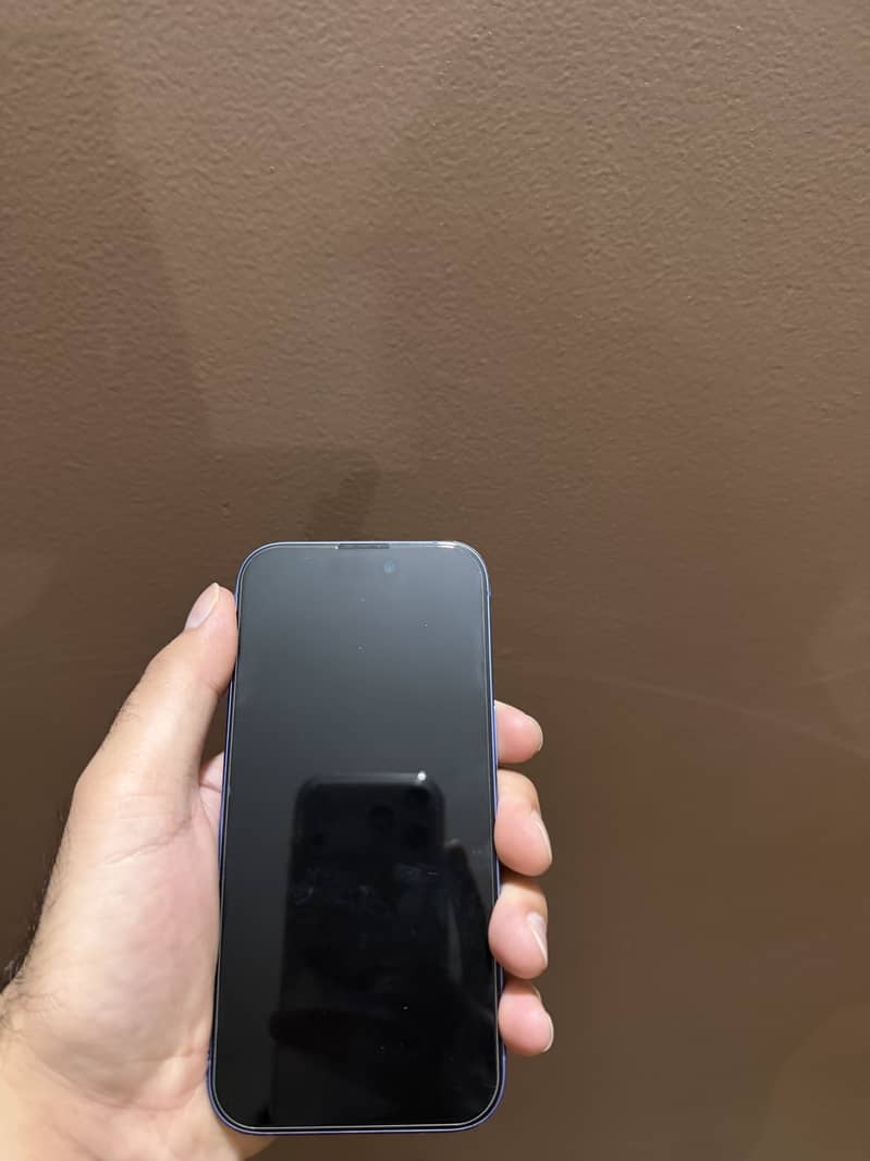 Apple iPhone 16 4