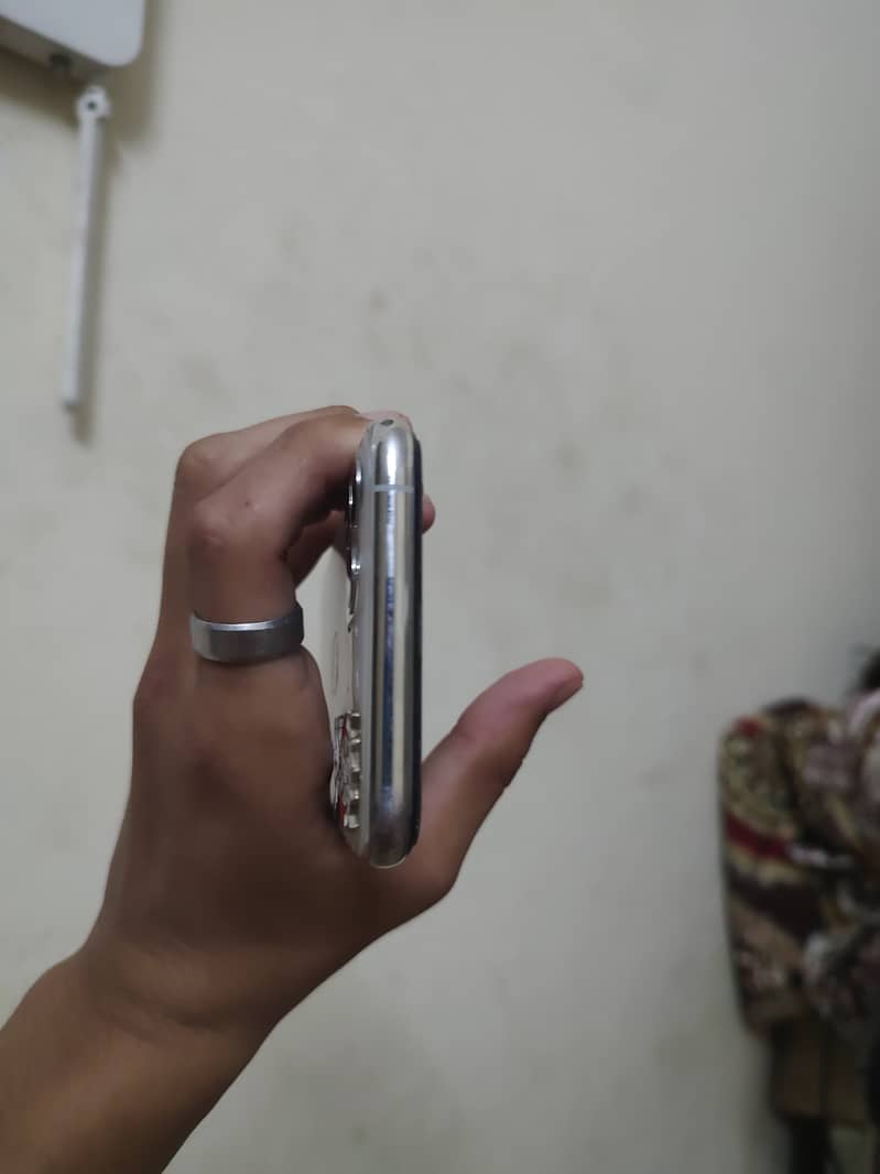 Apple iPhone 11 Pro 8