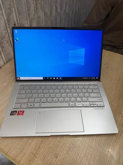 Asus ZenBook | Ryzen 5 3500 U | 8Gb / 256 | 2 GB Graphic Card
