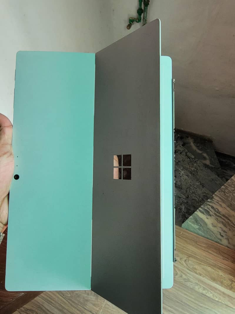 Microsoft surface laptop core i5 3