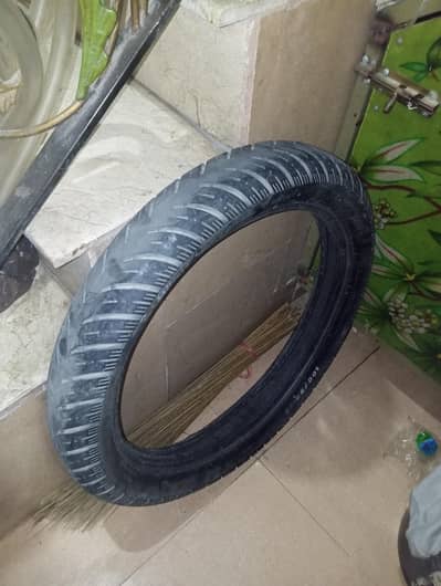 100/90/18 ybr back tubeless tyre with carrier for sale