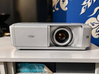 Sanyo Z5 Projector