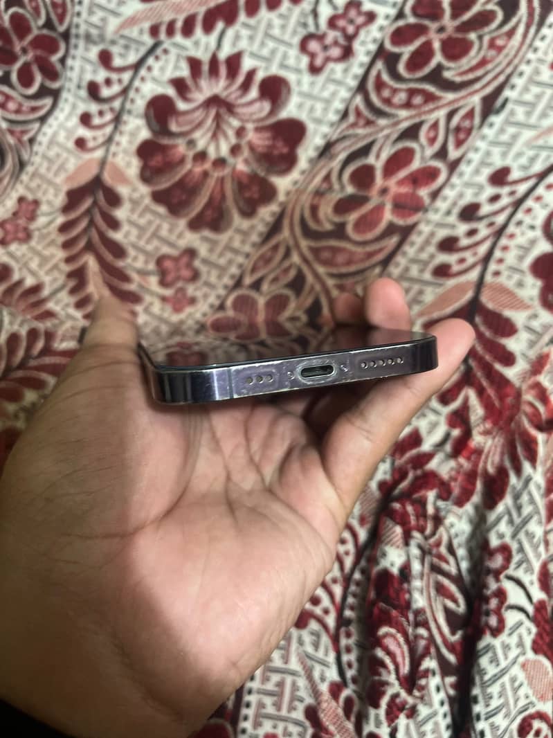 Apple iPhone 14 Pro 2
