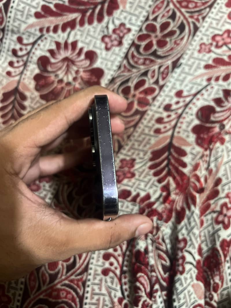 Apple iPhone 14 Pro 4