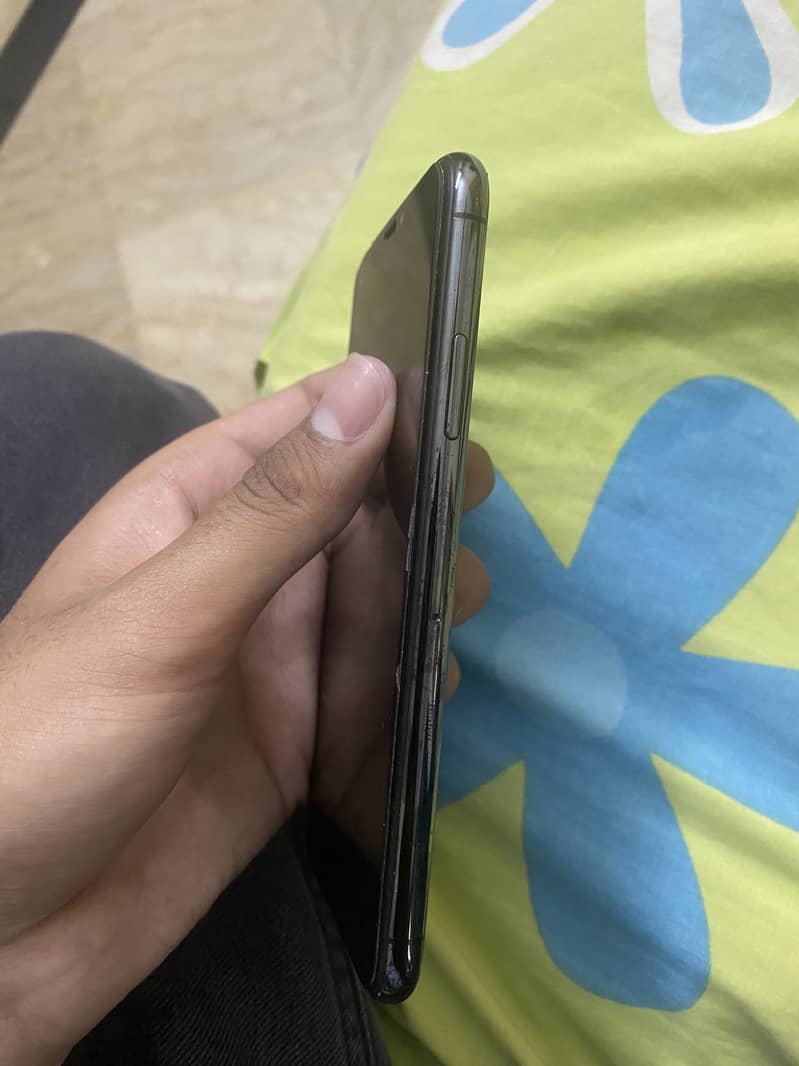 Apple iPhone X 5