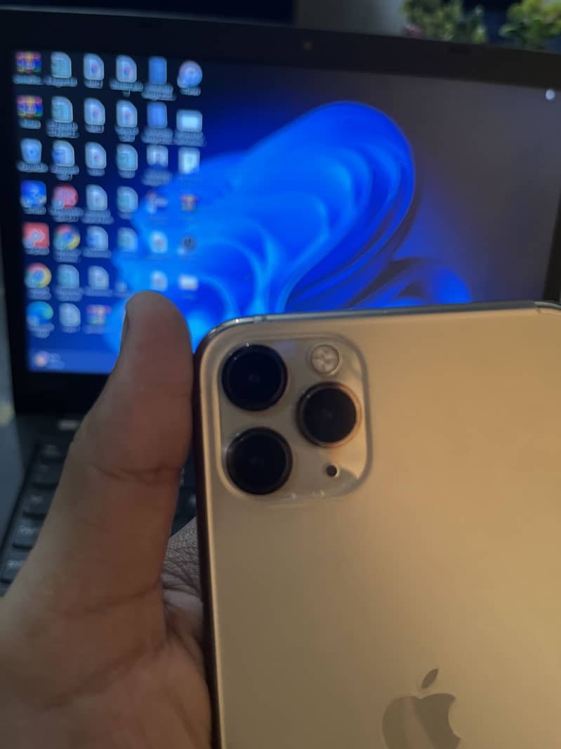 Apple iPhone 11 Pro Max 3
