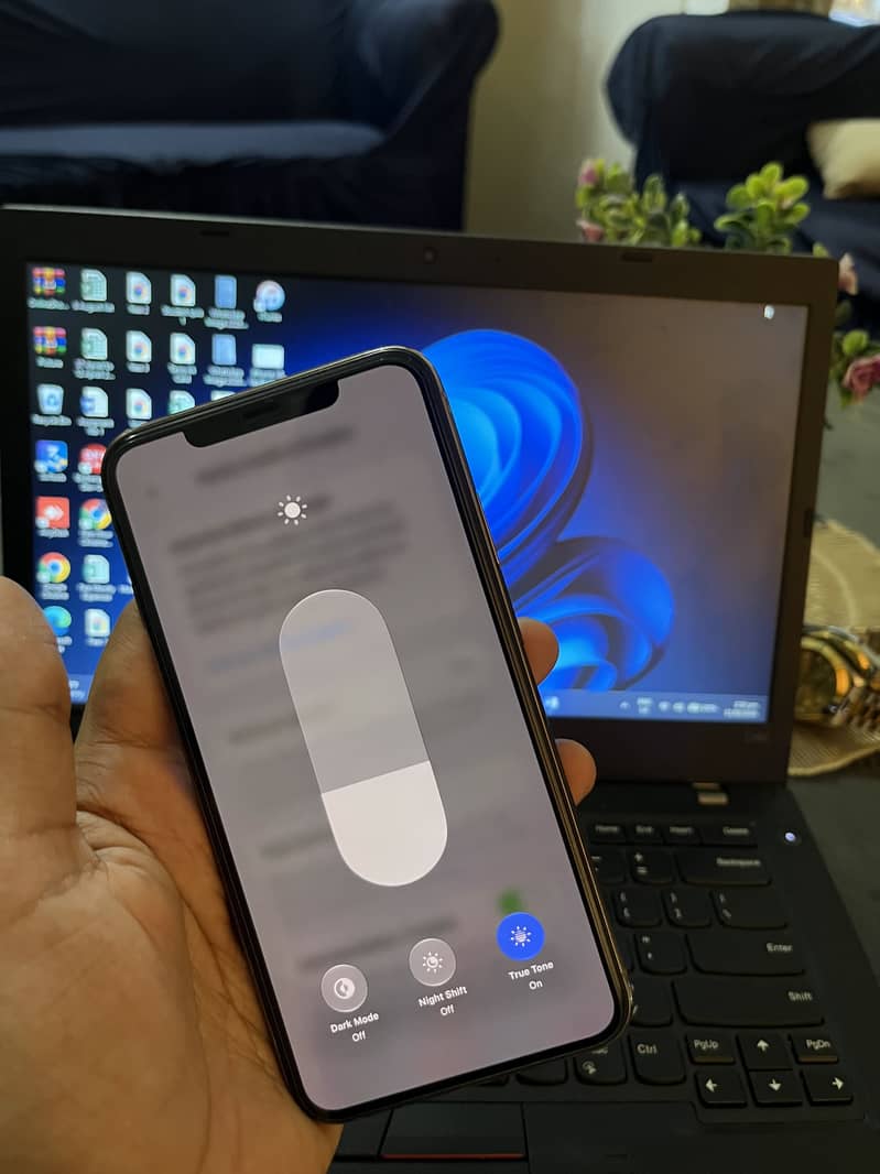 Apple iPhone 11 Pro Max 6
