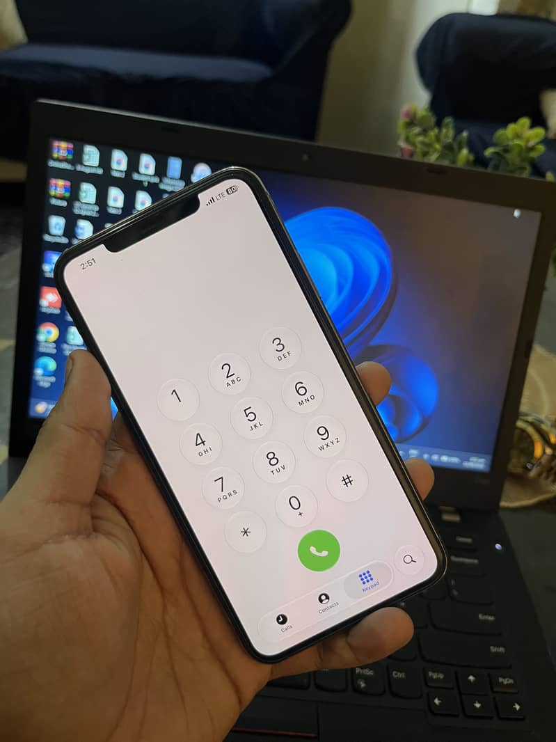 Apple iPhone 11 Pro Max 9