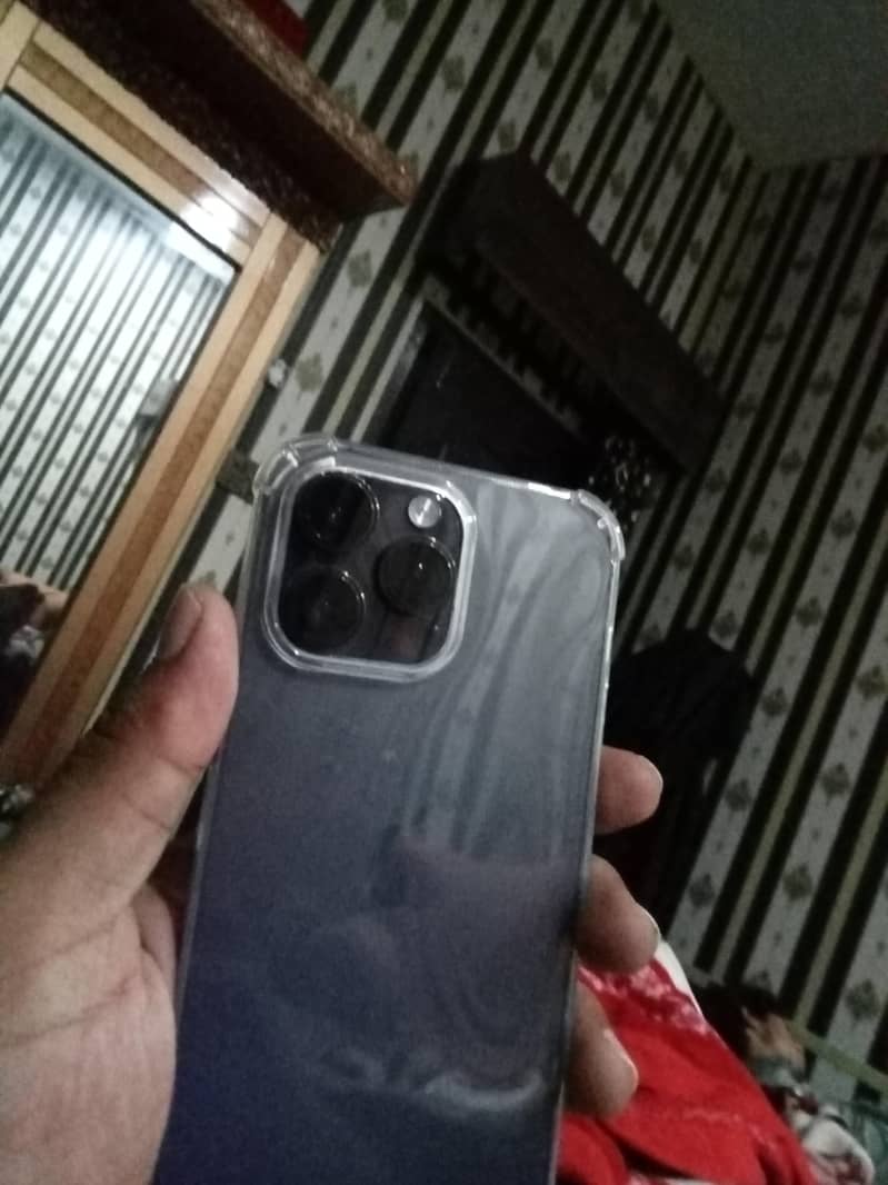 Apple iPhone 14 Pro Max 1