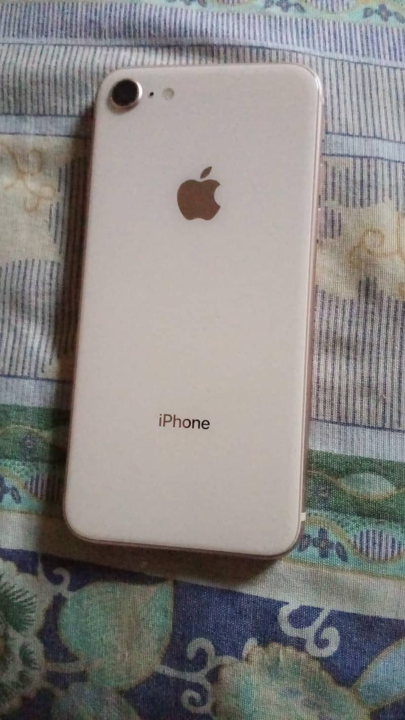 Apple iPhone 8 Plus 1