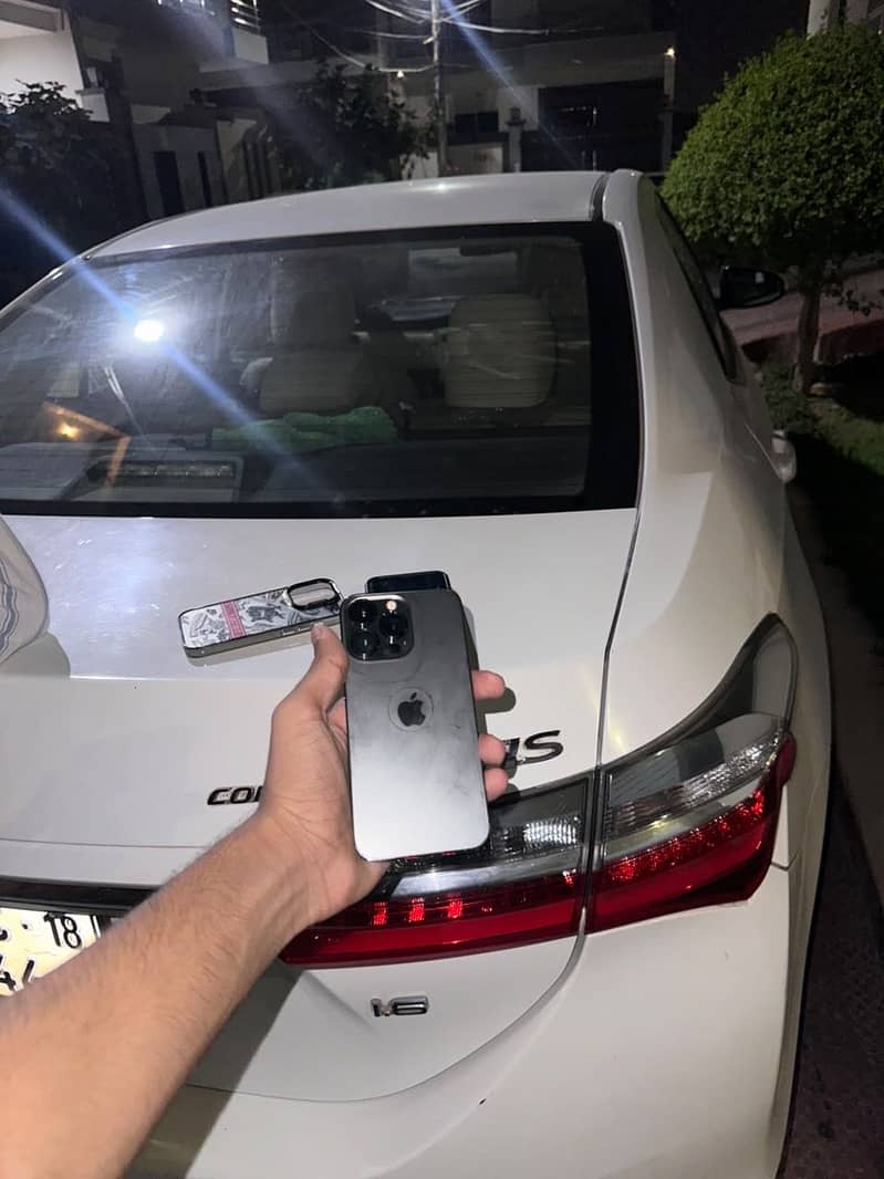 Apple iPhone 13 Pro 0