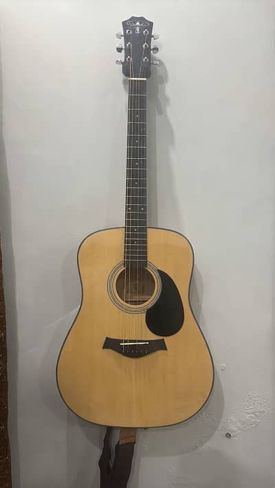 03492543833 wtp Full size guitar, with leather Beg capo and picks also