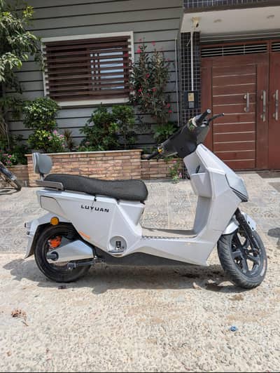 Luyuan S 90 / 65 km high speed / 100 km per ride average