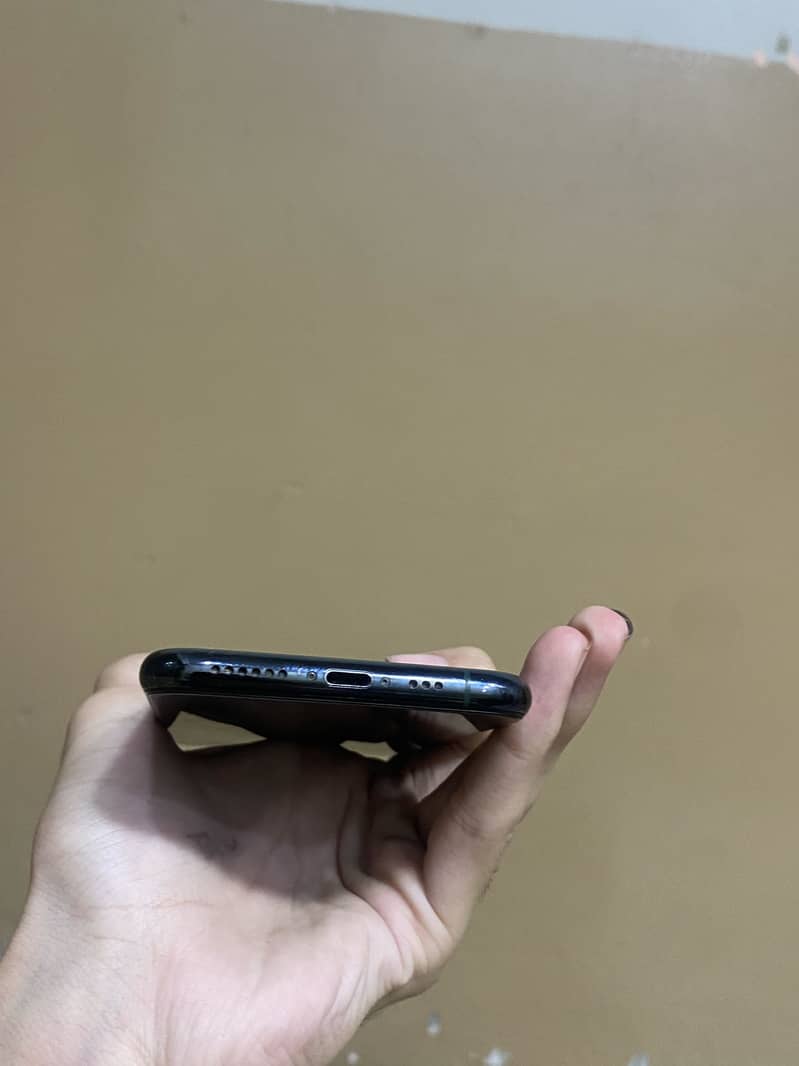 Apple iPhone 11 Pro 1