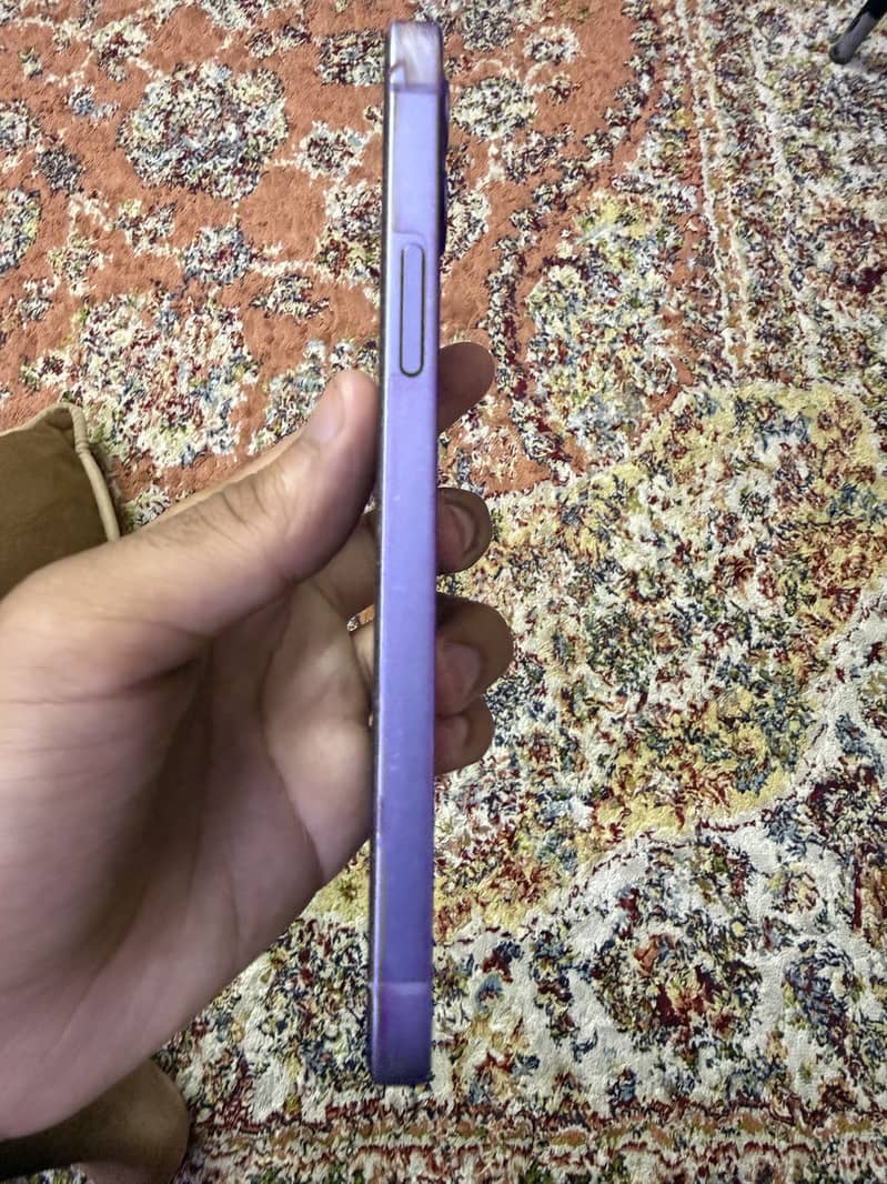 Apple iPhone 12 4
