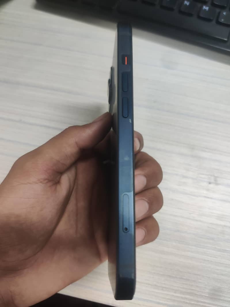 Apple iPhone 13 1