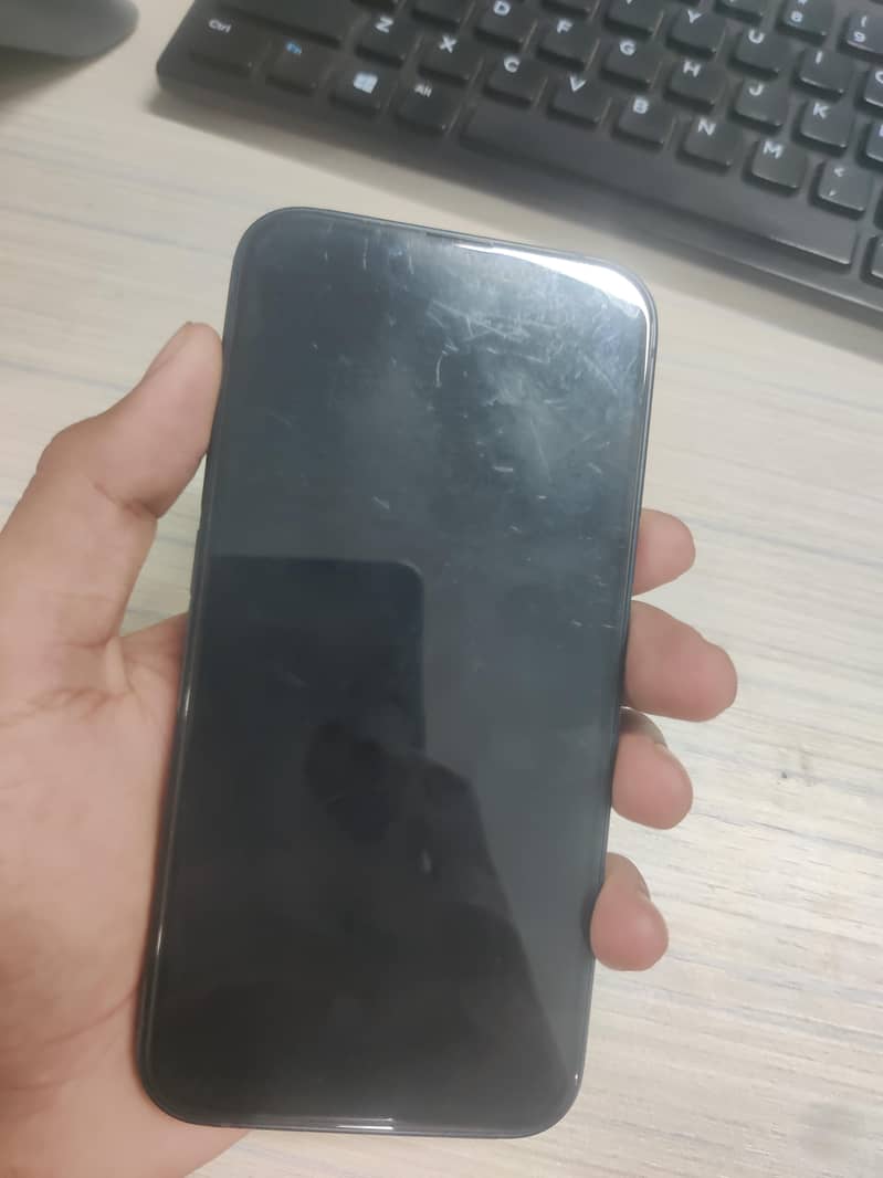 Apple iPhone 13 2