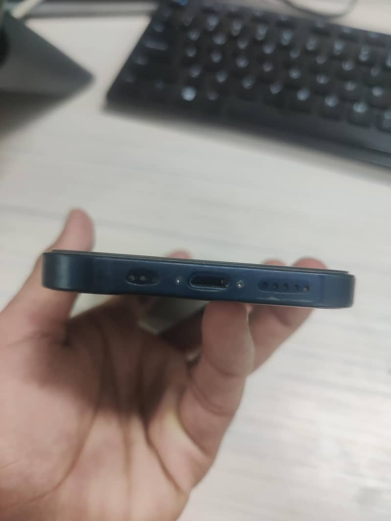Apple iPhone 13 4