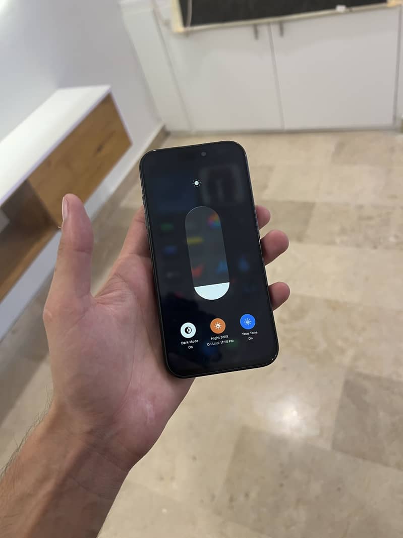 Apple iPhone 15 Pro 1