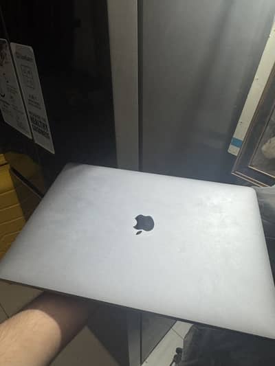 MacBook Pro 2017 15’ i7 500 GB