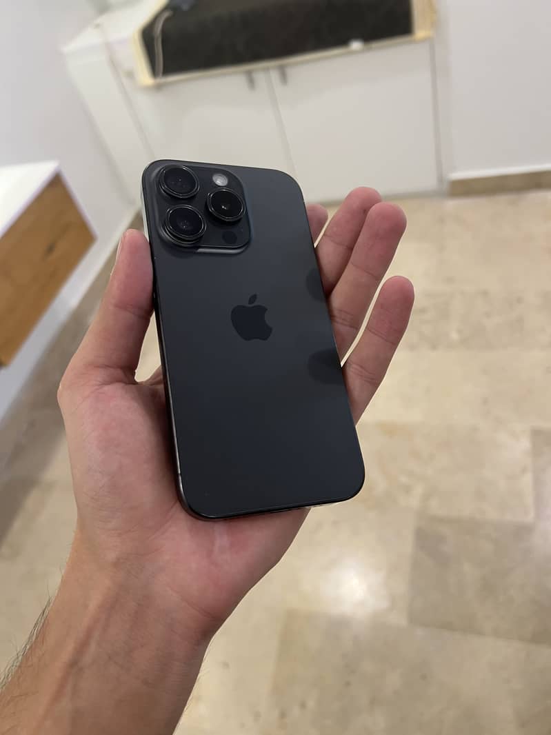 Apple iPhone 15 Pro 0
