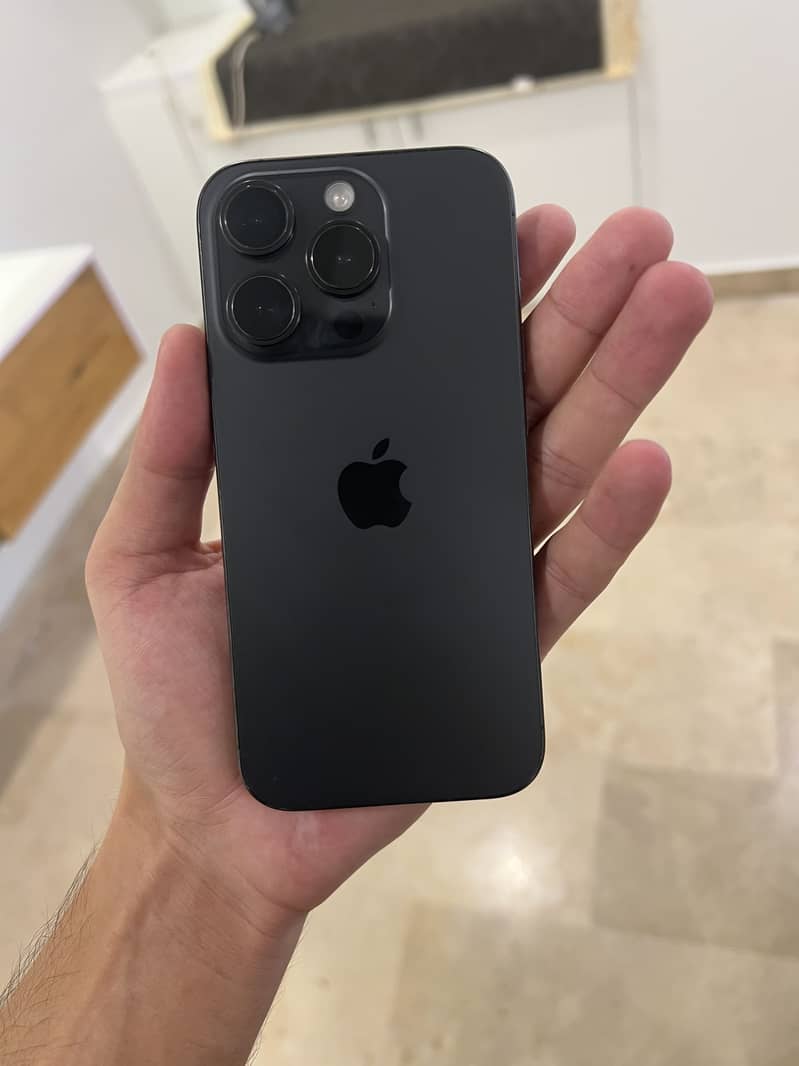 Apple iPhone 15 Pro 4