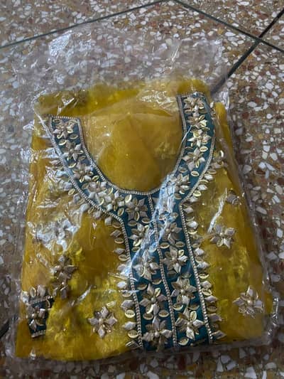 Fanshie Suit sale 4500 soo odar kary home diver bee hn 03124801710