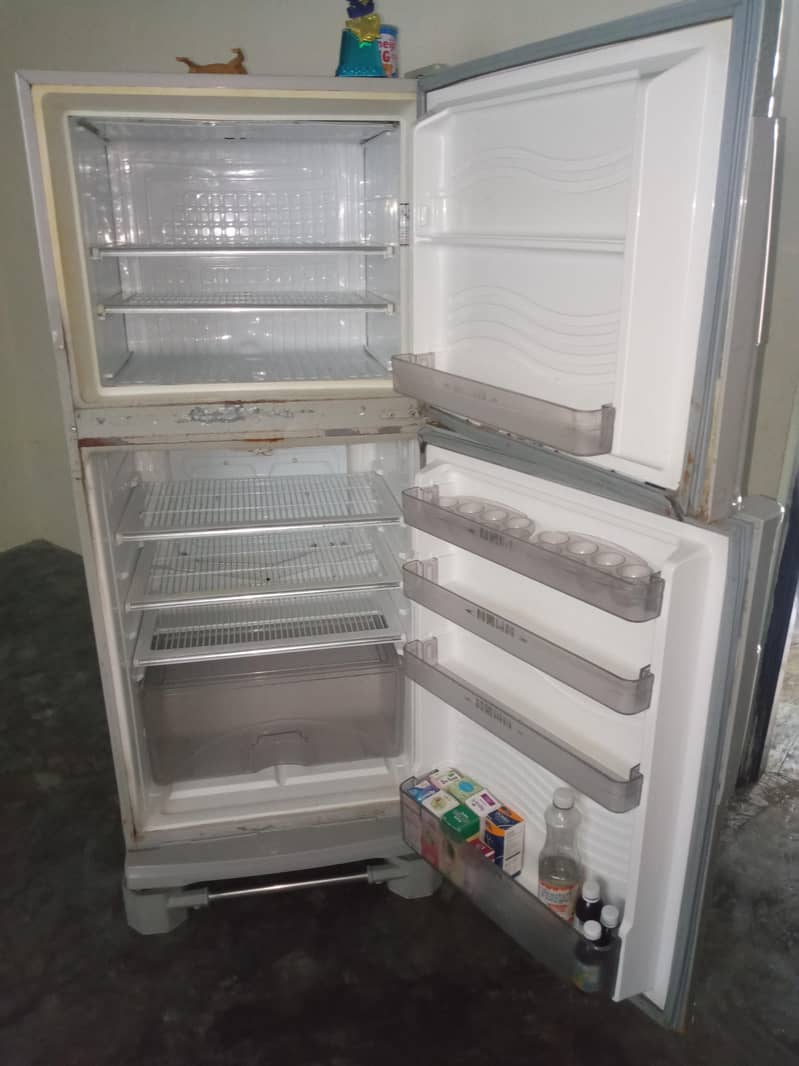 Dawlance fridge 4
