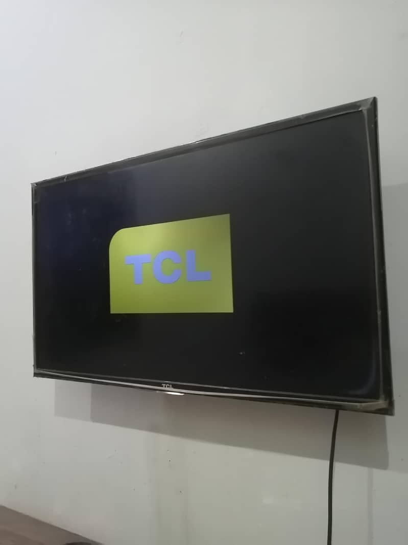 TCL 32' Non-Smart Basic LED 0