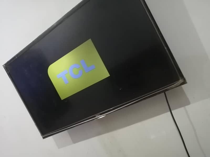 TCL 32' Non-Smart Basic LED 1