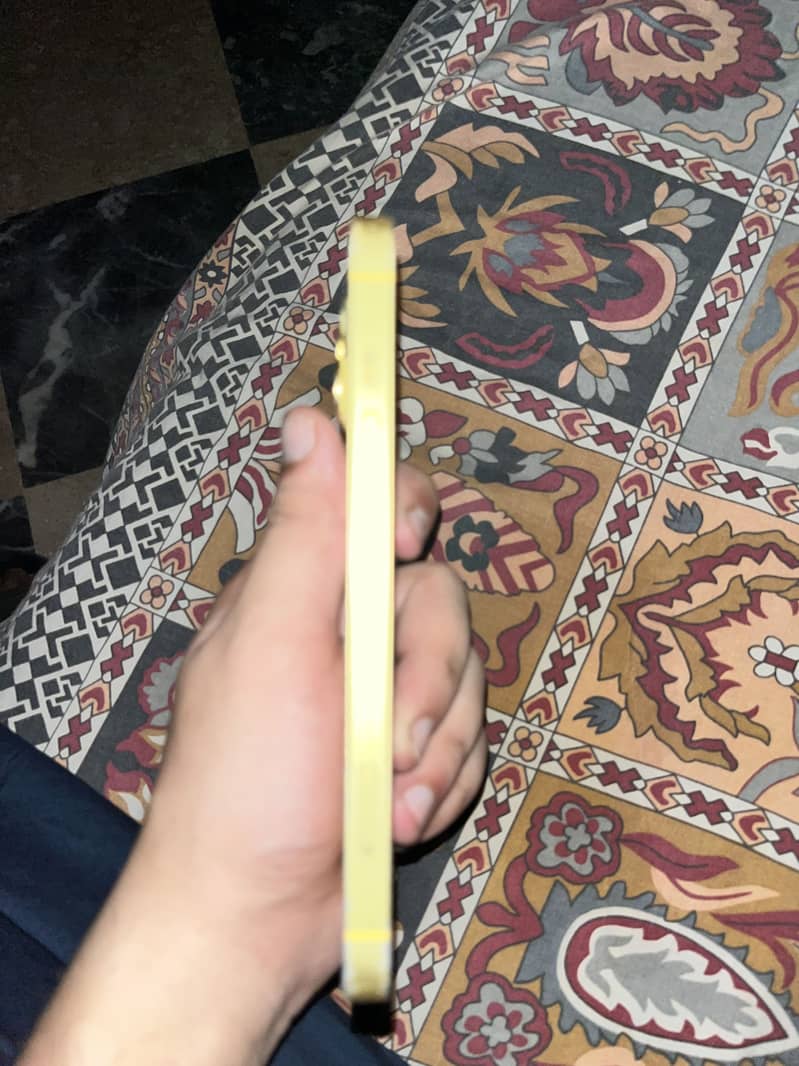 Apple iPhone 14 2