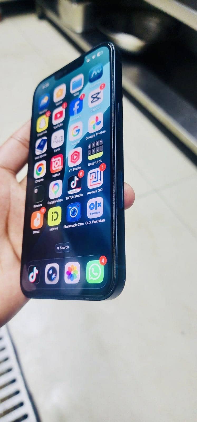 Apple iPhone 13 2