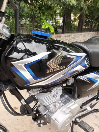 Honda CG 125 2025 Black Febulous Condition Gift For Lover