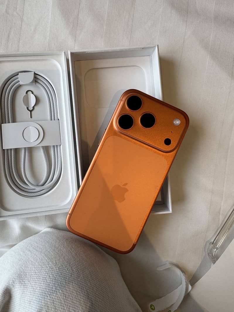 Apple iPhone 17 Pro Max 0