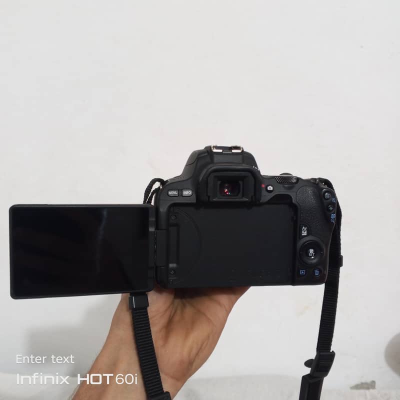 Canon 200D Full Vlogging Studio Setup - Mint Condition 4
