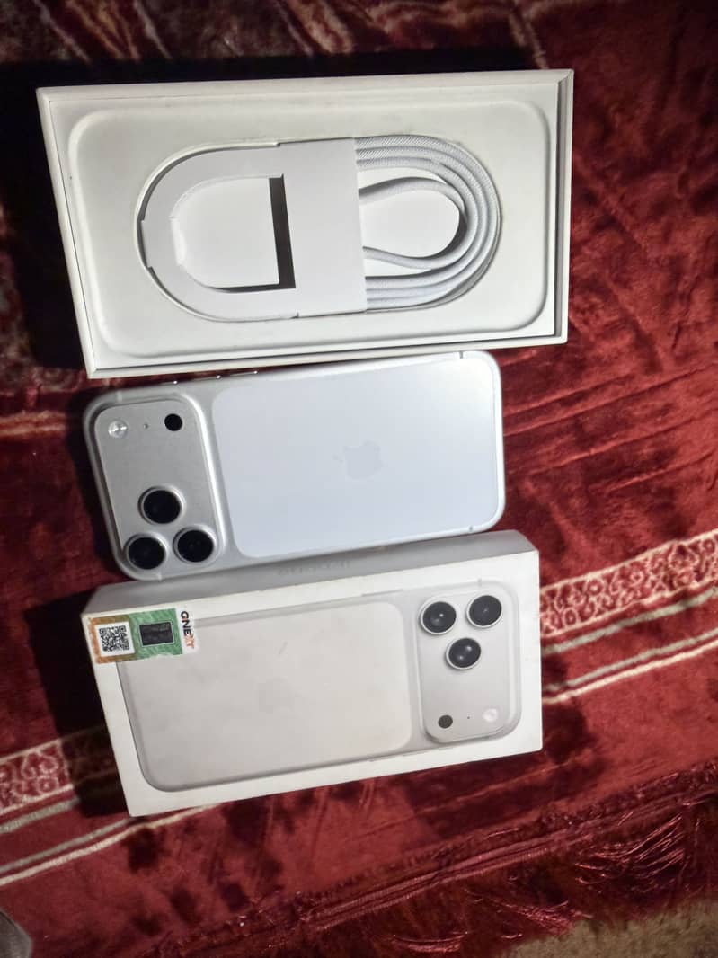 iPhone 17 Pro Max 3