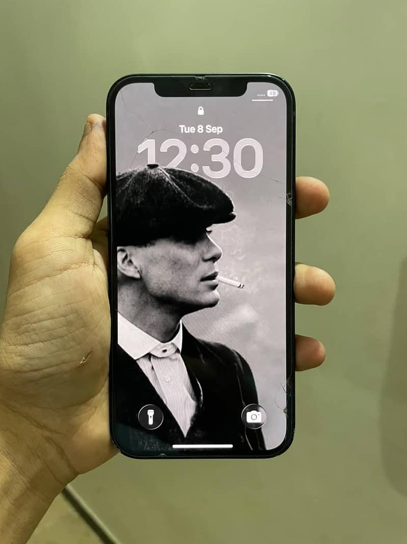 Apple iPhone 12 4