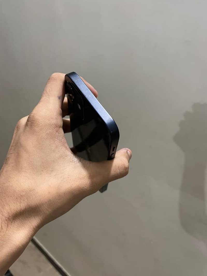 Apple iPhone 12 7