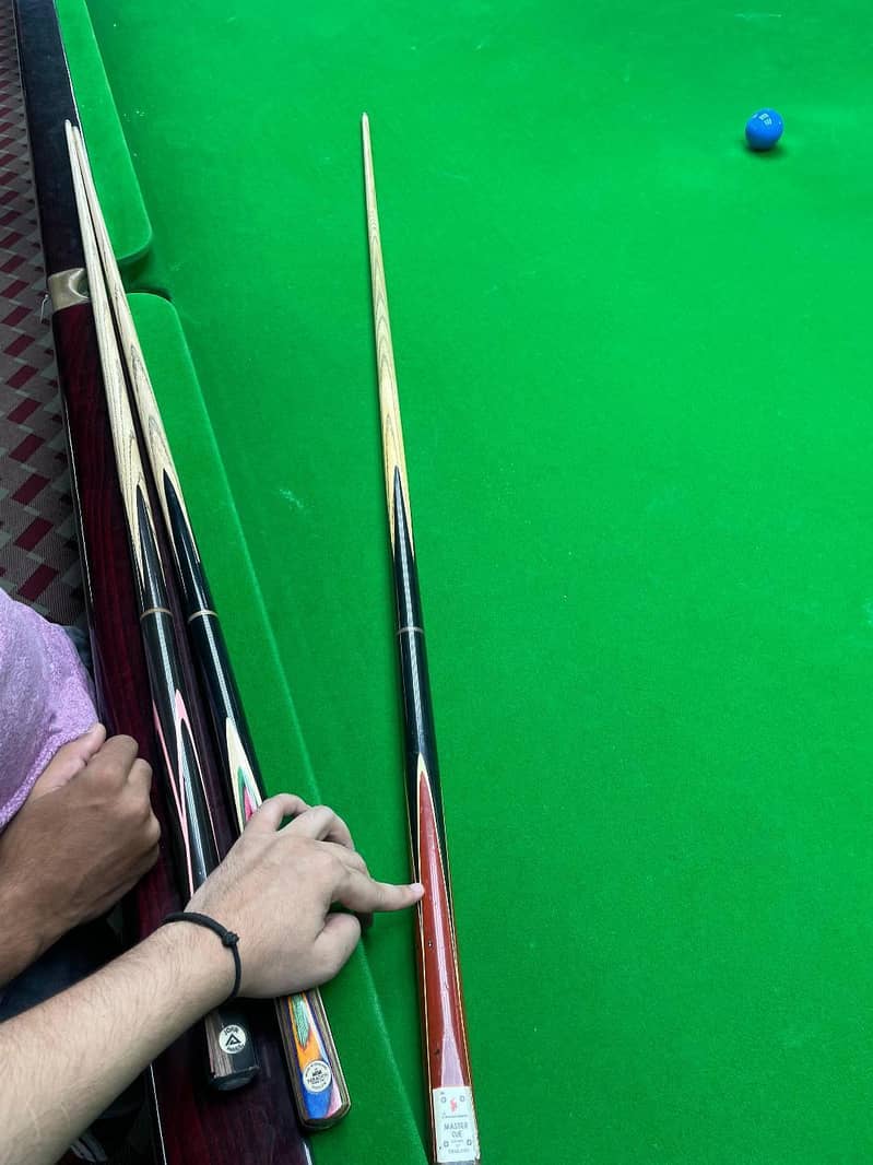 Master snooker cue 1