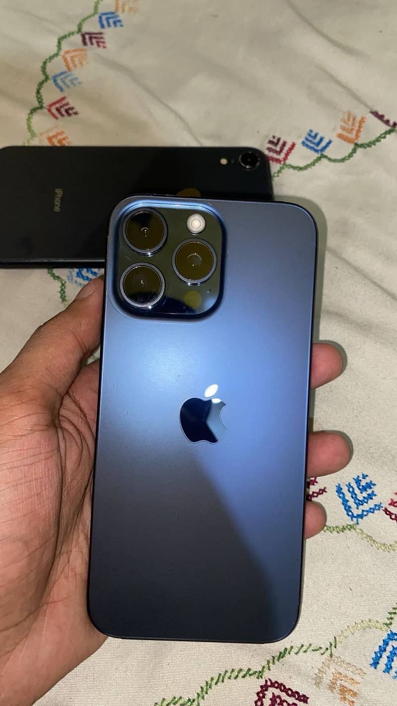 iPhone 15 pro max 0
