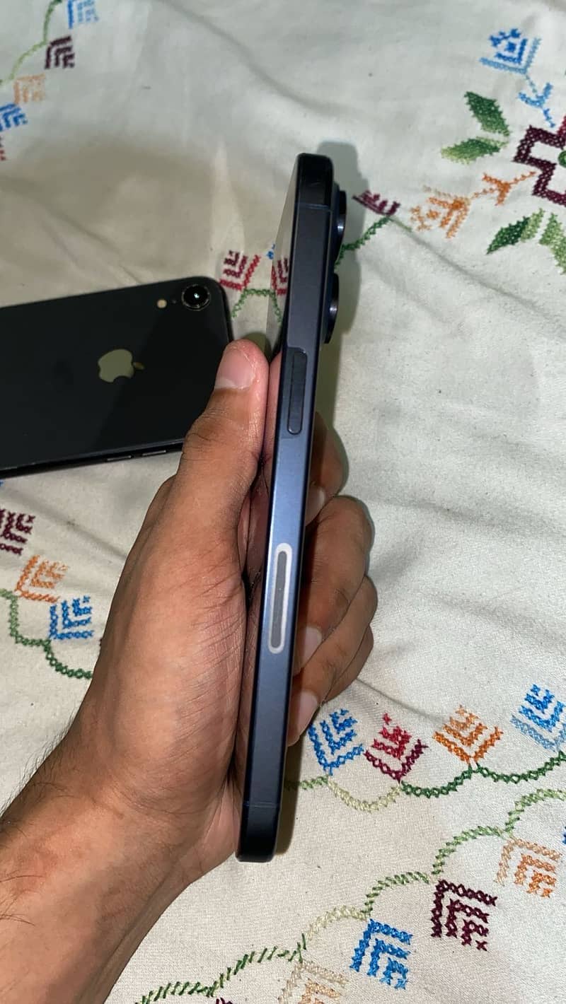 iPhone 15 pro max 3