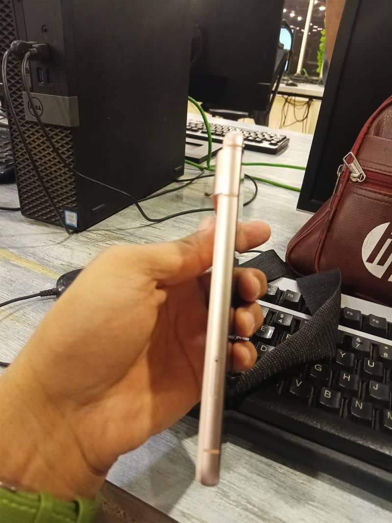 Google Pixel 8 4