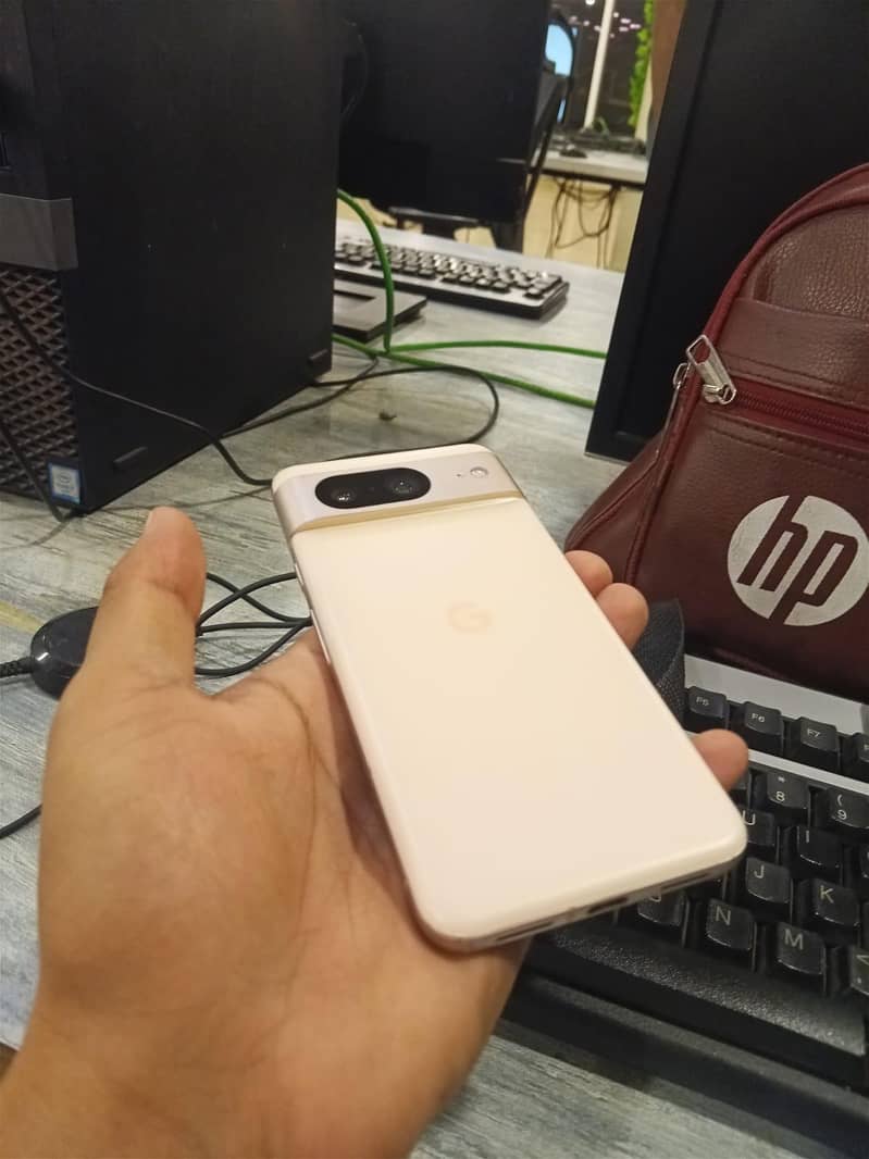 Google Pixel 8 5