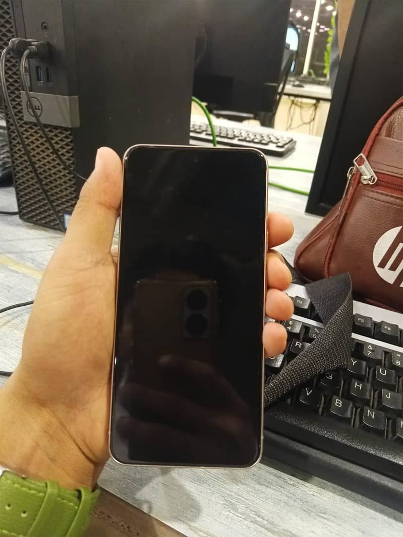 Google Pixel 8 6