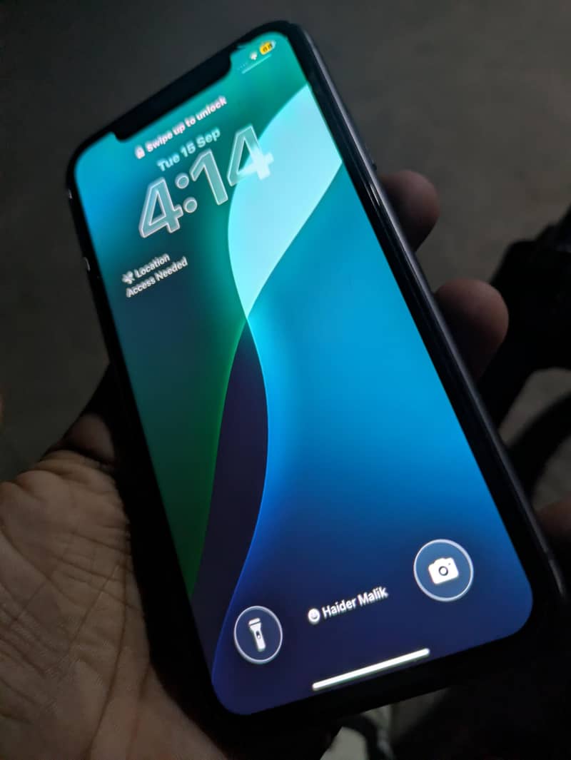 Apple iPhone 11 4