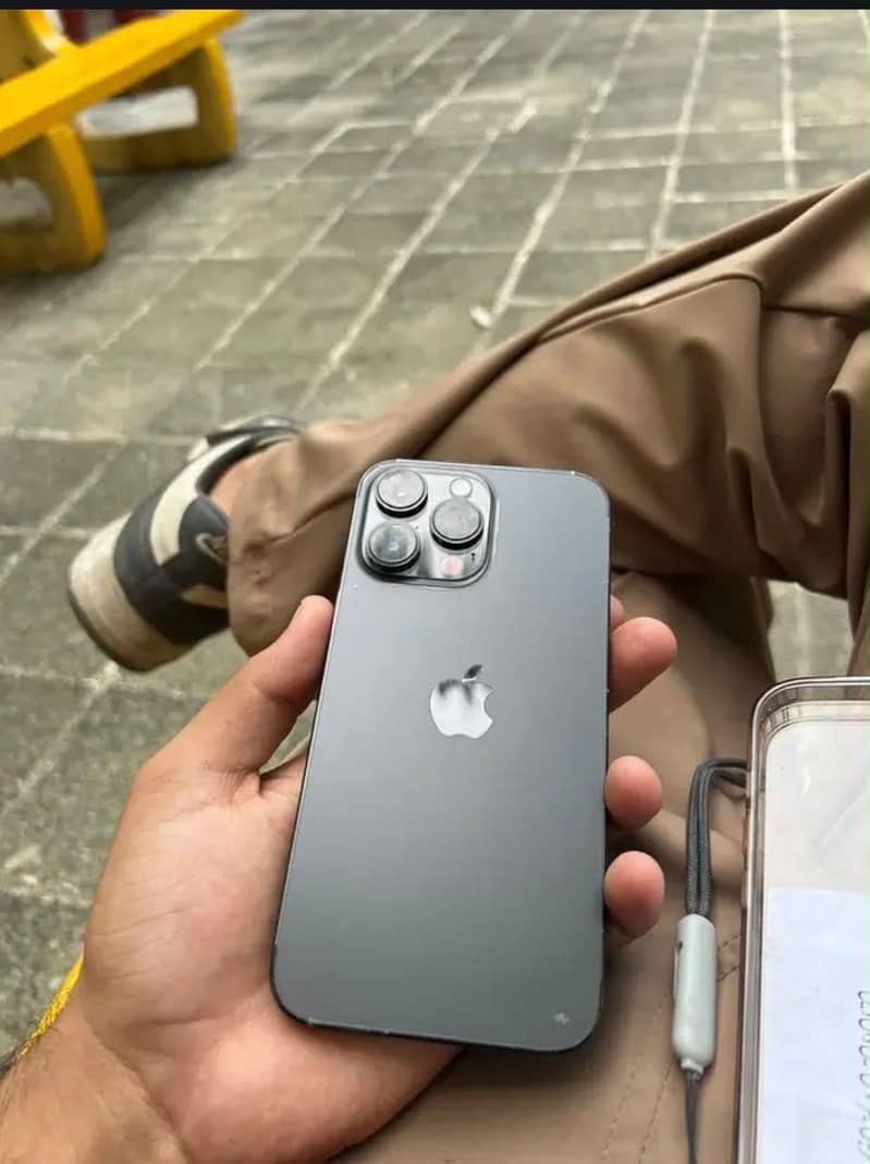 Apple iPhone 14 Pro Max 4