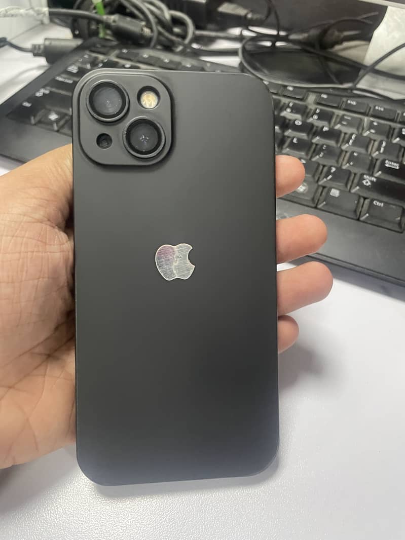 Apple iPhone 13 4