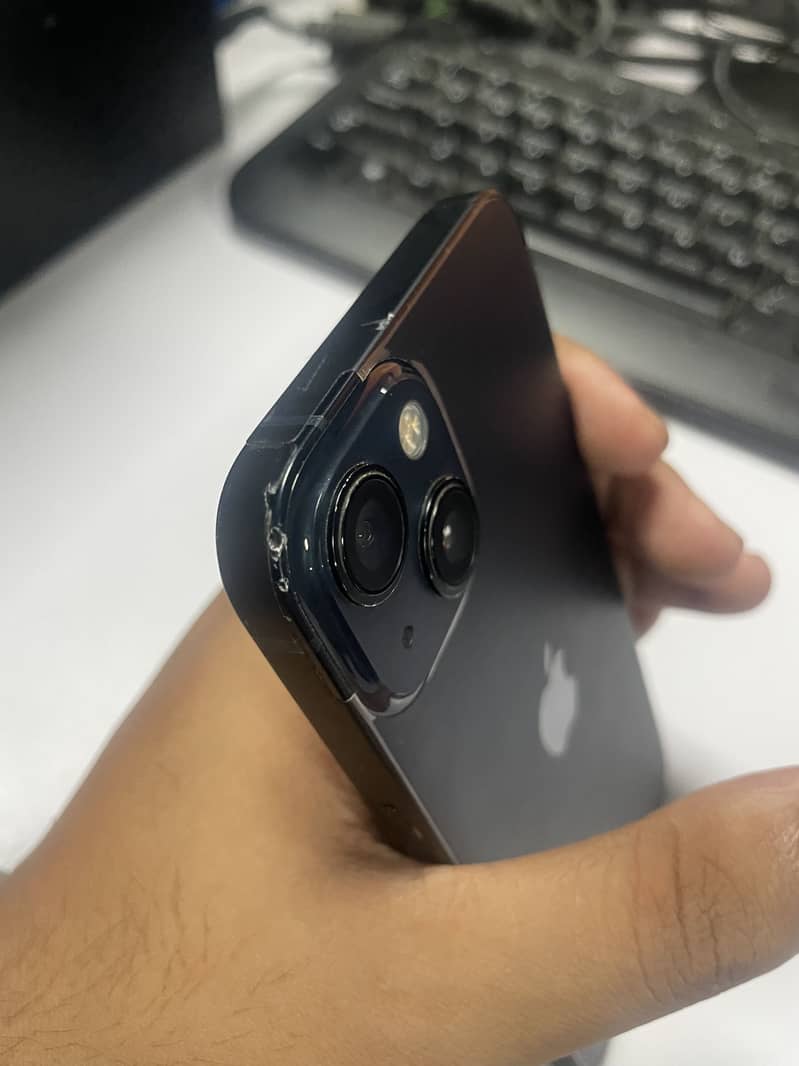 Apple iPhone 13 7